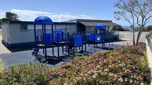 Sunset View Elementary School Upper Playground – Kinder Lunch Arbor in San Diego