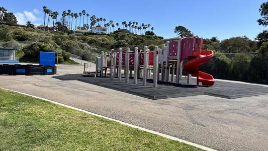 Sunset View Elementary School Upper Playground – Kinder Lunch Arbor in San Diego