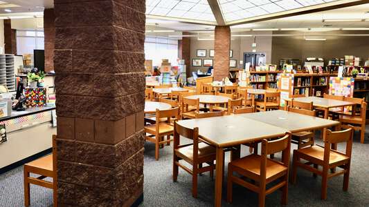 Maricopa Elementary School Library in Maricopa
