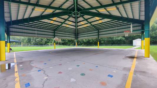 Seven Oaks Elementary School Outdoor Covered Area in Wesley Chapel 3