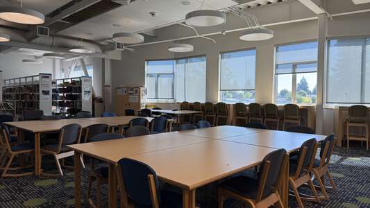 Federal Way High School Library in Federal Way