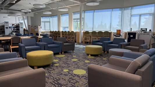 Federal Way High School Library in Federal Way