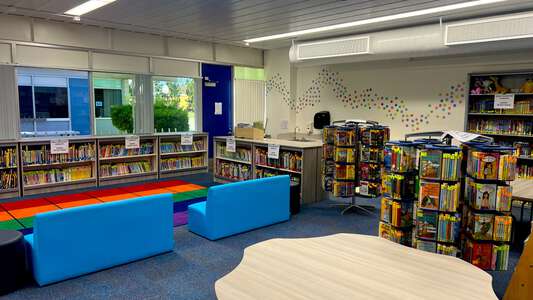 Madera Elementary School Library in Simi Valley