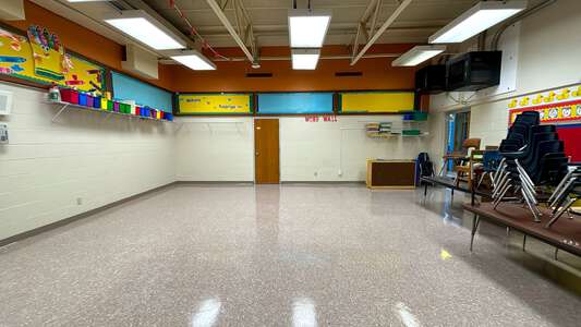 Schneckenburger Elementary School Classroom Standard in Kenner 2