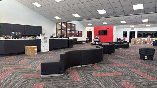 Del City High School Library in Del City 5