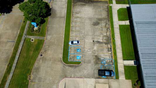 Schneckenburger Elementary School Parking Lot - Front in Kenner 2