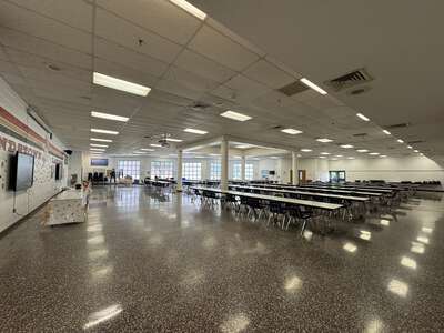 Landstown Middle School Cafeteria in Virginia Beach