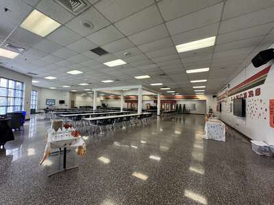 Landstown Middle School Cafeteria in Virginia Beach