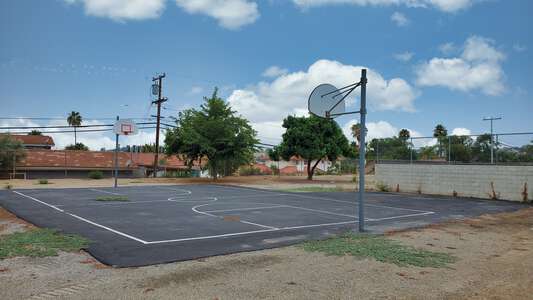 Sunnyside Elementary School Outdoor Basketball Courts 3 in Bonita
