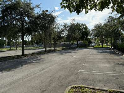 Kendale Elementary School Parking Lot - Field in Miami