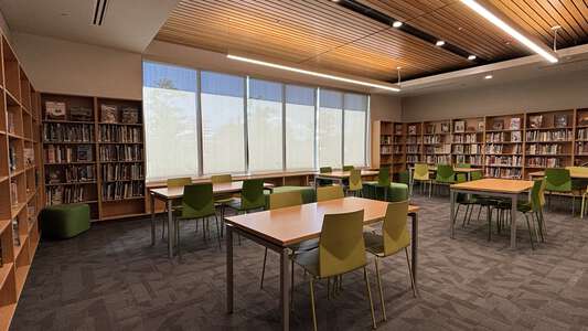 Cascade Middle School Media Center in Eugene 2