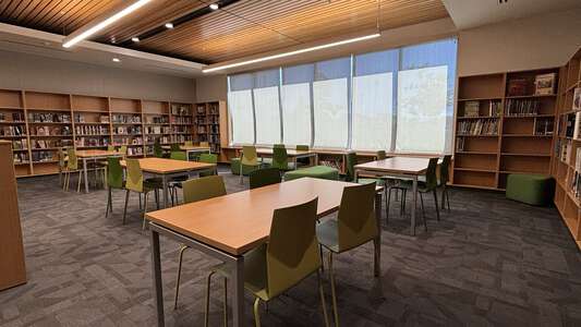 Cascade Middle School Media Center in Eugene 3