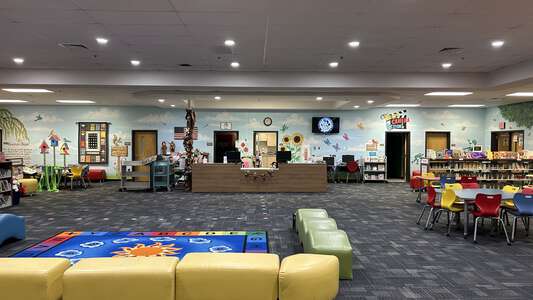 Patrick Elementary School Media Center in Bufiord