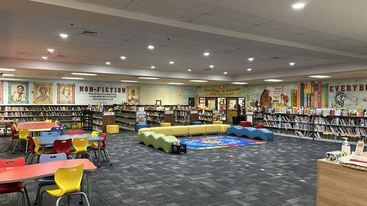 Patrick Elementary School Media Center in Bufiord