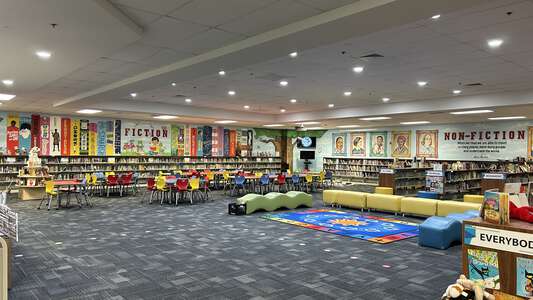 Patrick Elementary School Media Center in Bufiord