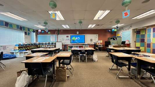 Horace Mann Elementary School Classroom Standard in Redmond 2