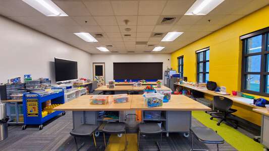 Foxbank Elementary School Media Center in Moncks Corner 3