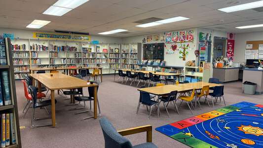 Del Sur Senior Elementary School Library in Lancaster 4
