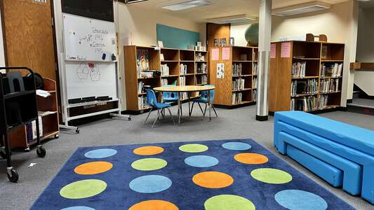 Awbrey Park Elementary School Library in Eugene