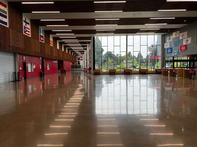 North Eugene High School Cafeteria / Commons in Eugene 5