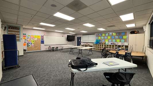 Oak Creek Elementary School Classroom Standard in Lake Oswego