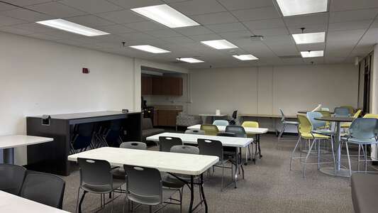 Merritt College Room R023 - Lounge in Oakland