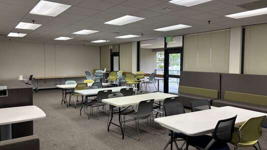 Merritt College Room R023 - Lounge in Oakland