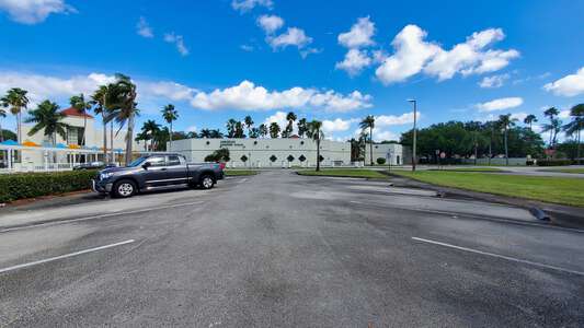 Sawgrass Elementary School Parking Lot - Staff in Sunrise