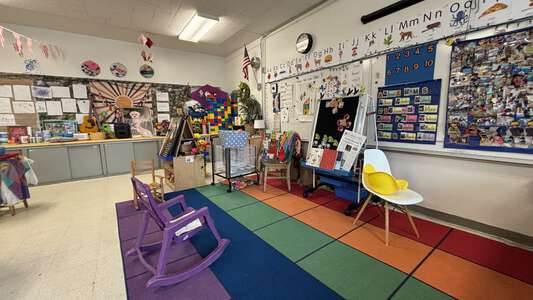 Cardenas - Lazaro Cardenas Elementary School Classroom Standard - Center Campus in Chicago 3