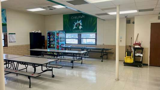 Oaklawn Elementary School Cafeteria in Fort Worth