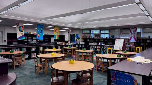 Pinedale Elementary School Library (3 hr min) in Jacksonville 2