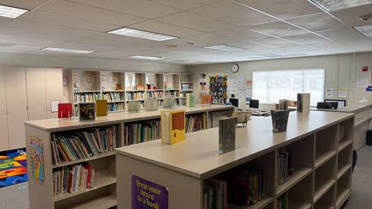 Leona Valley Elementary School Library in Leona Valley 4