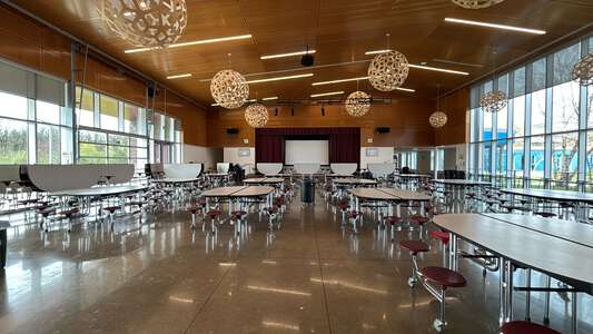 Roosevelt Middle School Cafeteria in Eugene 2