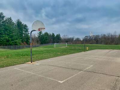 St. Charles Outdoor Basketball Courts