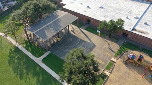 Lexington Creek Elementary School Outdoor Basketball Courts in Missouri City 2