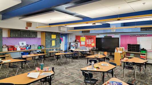 East San Jose Elementary School Classroom Standard in Albuquerque