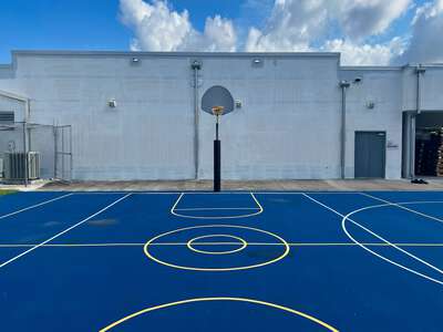 Tropical Elementary School Outdoor Basketball Courts in Miami