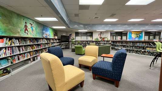 Mulberry Elementary School Media Center in Auburn 3