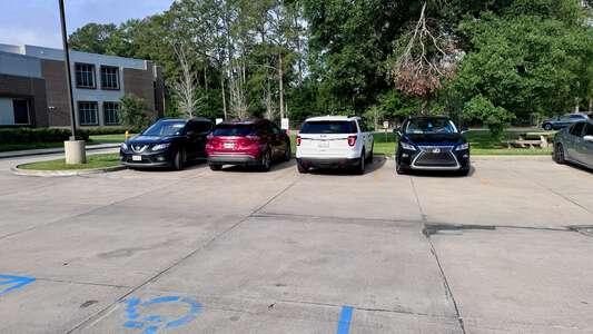 Broadmoor Elementary School Parking Lot - Front in Baton Rouge 2