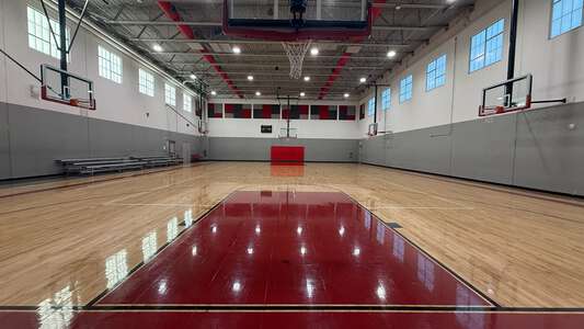 Capps Middle School Gym - Auxiliary in Warr Acres 2