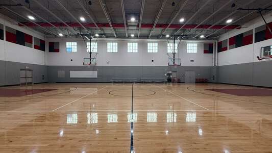 Capps Middle School Gym - Auxiliary in Warr Acres 4
