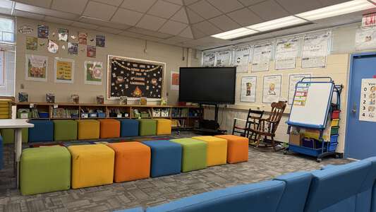 Dinsmore Elementary School Library (3 hr min) in Jacksonville