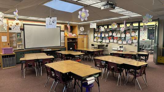 Oak Creek Elementary School Classroom Standard in Irvine