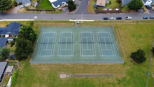 Meadow Park Middle School Tennis Courts in Beaverton