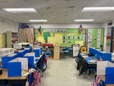 Obadiah Knight Elementary School Classroom Standard in Dallas 3