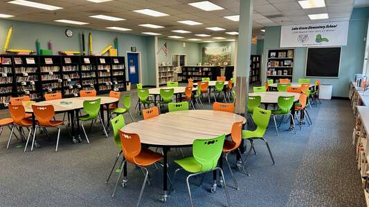Lake Grove Elementary School Library in Lake Oswego