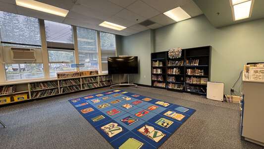 Lake Grove Elementary School Library in Lake Oswego