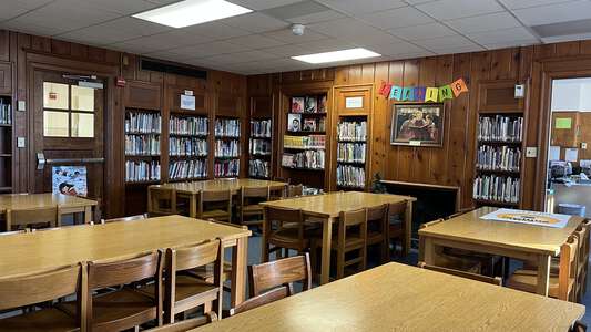 South Hi Mount Elementary School Library in Fort Worth