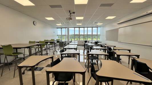 Angeline Academy of Innovation Classroom Standard in Land O’ Lakes 3