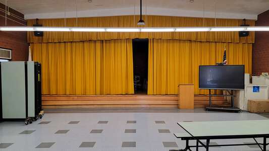 Hudnall TK-6 Elementary School Cafeteria in Inglewood